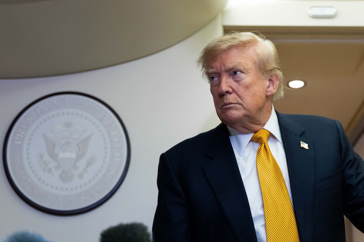 Trump deja sin firmar ley bipartidista de vivienda en protesta contra el Senado