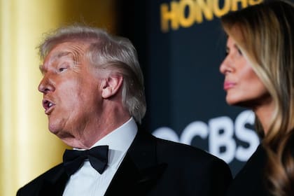 Trump dice que el plan de Netflix de comprar Warner "podría ser un problema" por cuota de mercado