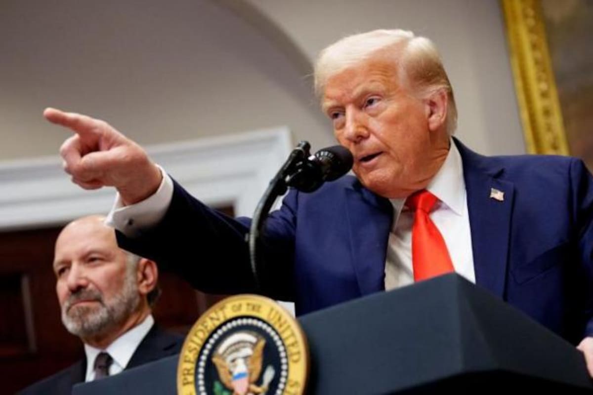 Trump dice que México y Canadá tendrán que construir sus fábricas en Estados Unidos.