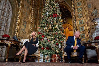 Trump dice que no quiere que un "Santa malo" entre en EEUU y defiende el carbón en plática con niños