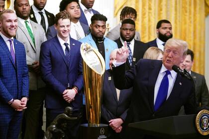 Trump, en un evento con la liga universitaria del fútbol americano