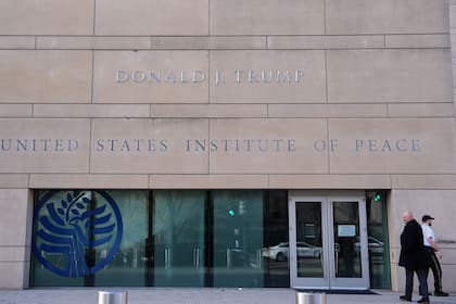 Trump encabeza la primera reunión de la Junta de Paz; aliados de EE. UU. desconfían del nuevo organi