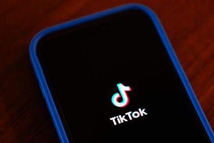 Trump extiende por tercera vez el plazo para prohibir TikTok