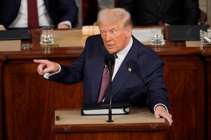 Trump firmó un nueva orden ejecutiva para presionar contra la Ley Santuario en California, bajo amenaza de retener fondos federales