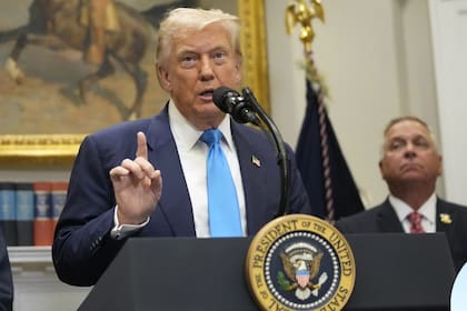 Trump firmó una proclamación que prohíbe el ingreso a Estados Unidos de ciudadanos de diversas naciones, entre ellas Cuba