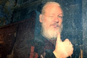Trump habría ofrecido un indulto al hacker Julian Assange a cambio de información sobre una filtración al Partido Demócrata
