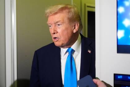 Trump impone a Canadá un gravamen extra de 10% por no retirar anuncio contra aranceles