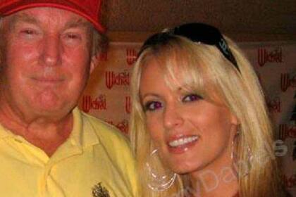 Trump junto a la actriz porno Stephanie Clifford