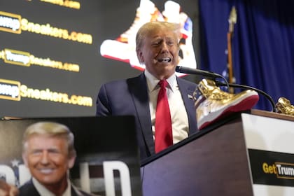 Trump lanzó sus nuevas zapatillas en la Sneaker Con, una reunión para los fanáticos del calzado deportivo