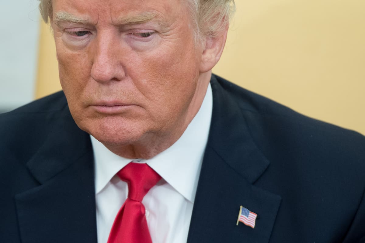 Trump le comunicó su decisión a Macron y a las 15 hará el anuncio oficial