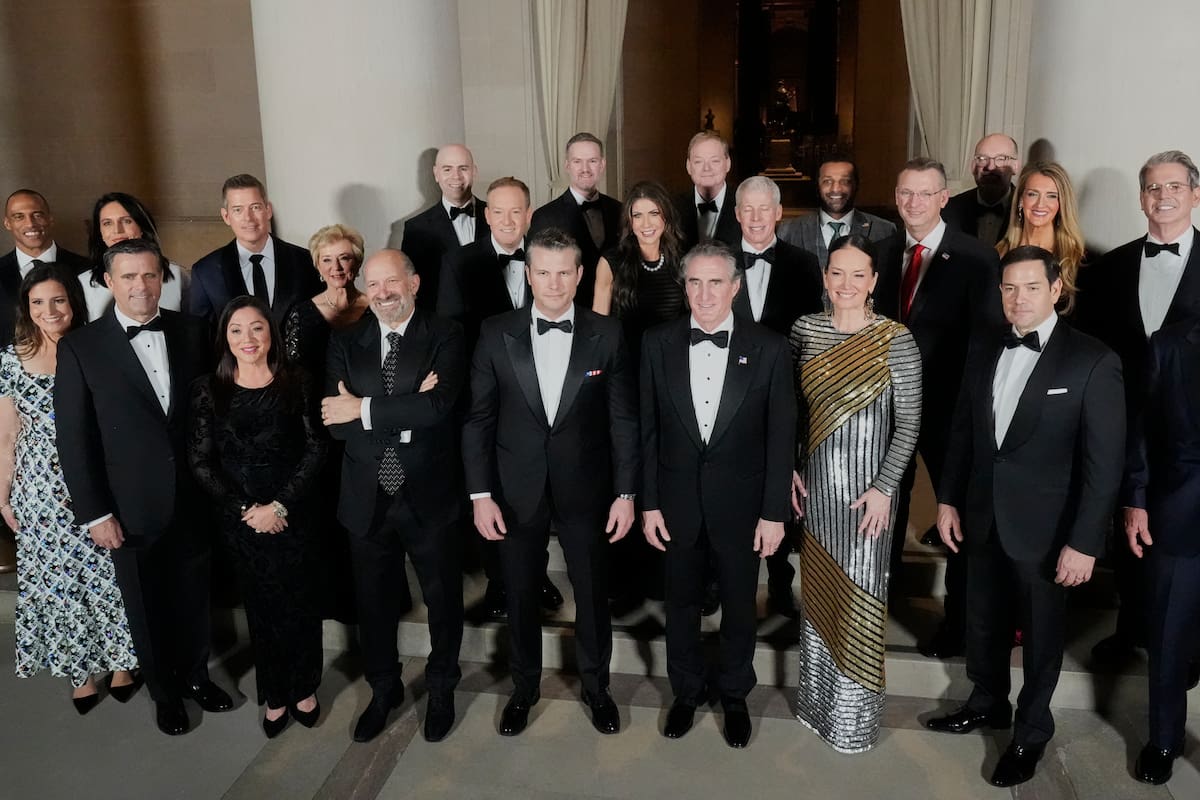 Trump llena su gobierno de multimillonarios tras una campaña centrada en la clase obrera