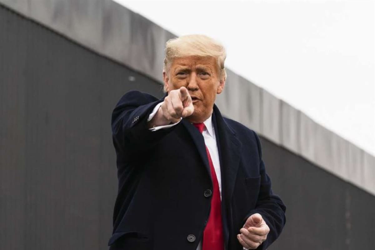 Trump se defendió ayer durante una visita a Álamo, Texas, y llamó al país a la paz y a la calma