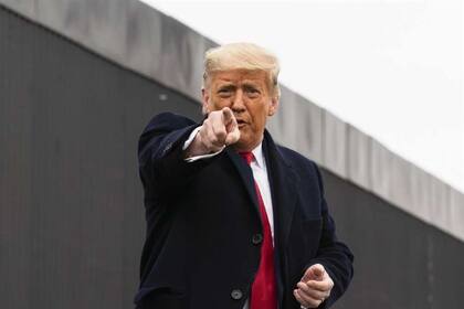 Trump se defendió ayer durante una visita a Álamo, Texas, y llamó al país a la paz y a la calma