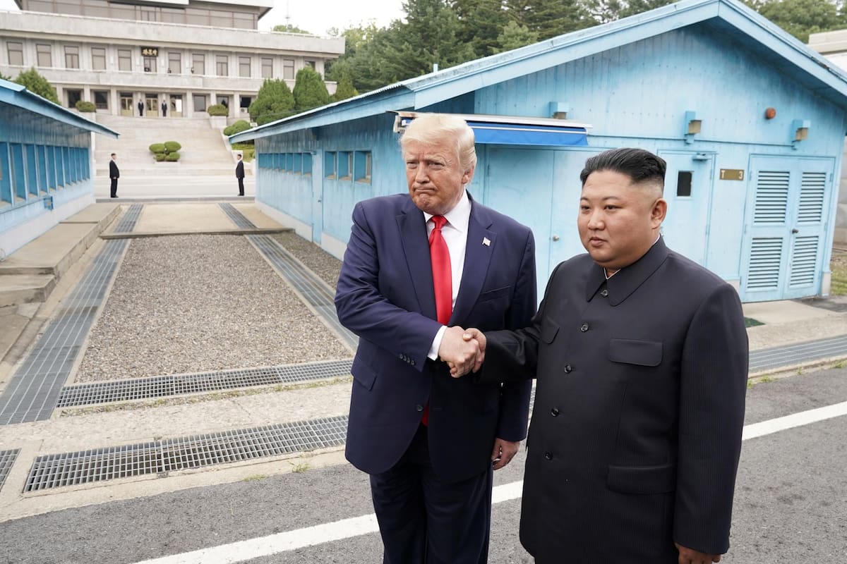 Trump y Kim estrecharon sus manos en la Zona Desmilitarizada