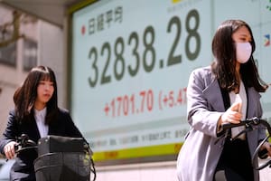 Trump y la guerra comercial: Seúl registró una depreciación récord de su moneda y Japón abrió con una caída en la bolsa