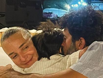 Tsahi Halevi, Lucy Aharish y su hijo, Adam