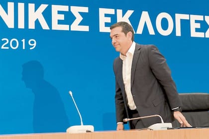 Tsipras, ayer, tras admitir la derrota, en Atenas