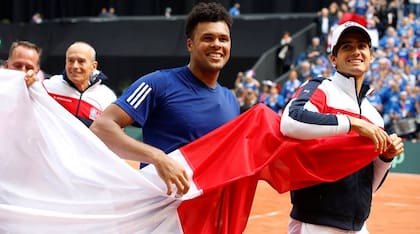 Tsonga lideró a Francia hacia la final