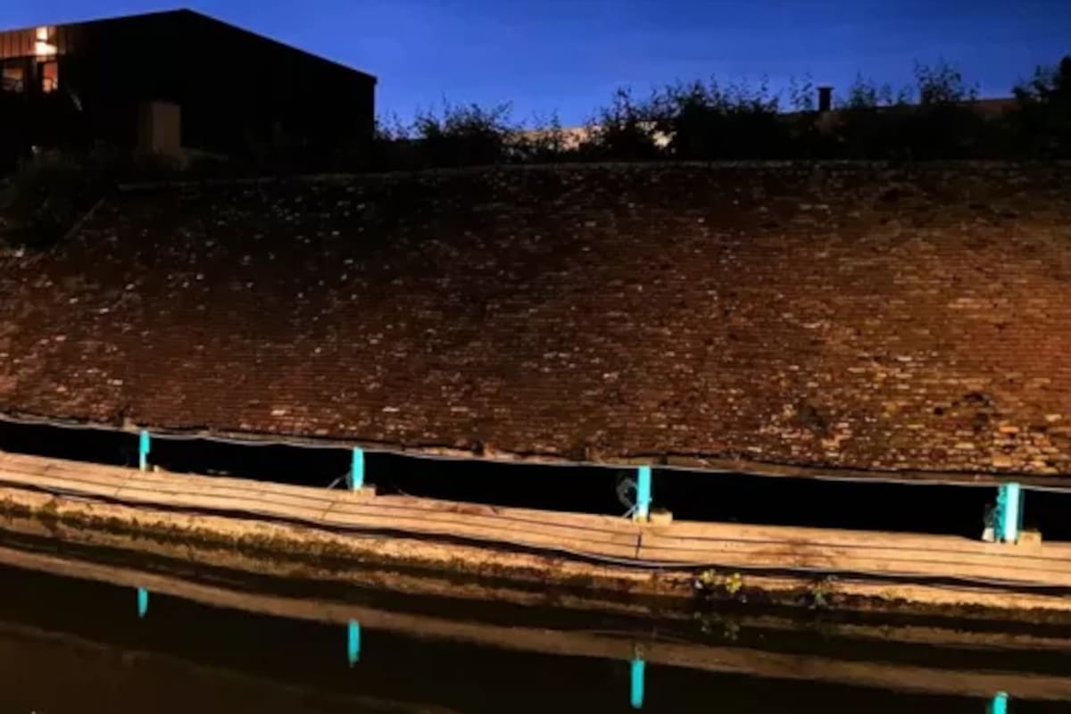 Tubos de luz de Glowee en el pueblo de Rambouillet
