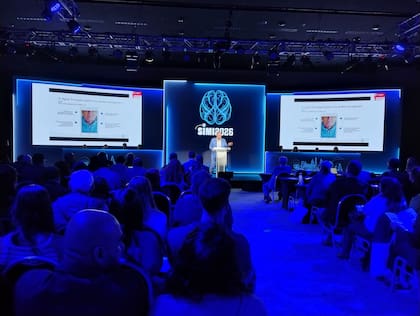 Tudor Jovin, director médico del Instituto de Neurología Cooper de la Universidad Rowen (EE.UU.) presentó iniciativas con las que se está experimentando el uso de IA para el manejo del ACV fuera del hospital durante las jornadas SIMI 2026