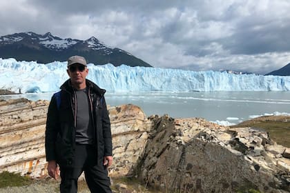 Tuiteó una foto del glaciar y dijo que la Tierra es el mejor planeta del sistema solar