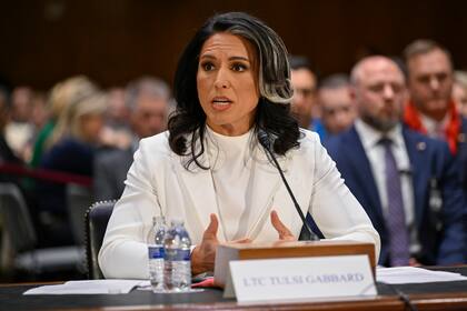 Tulsi Gabbard en enero de 2025, al ser nominada por el presidente Donald Trump como directora de Inteligencia Nacional (AP Foto/John McDonnell)