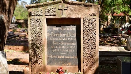 Tumba de Bernhard Förster en San Bernardino