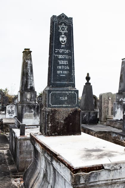 Tumba en el cementerio judío de Basavilbaso.