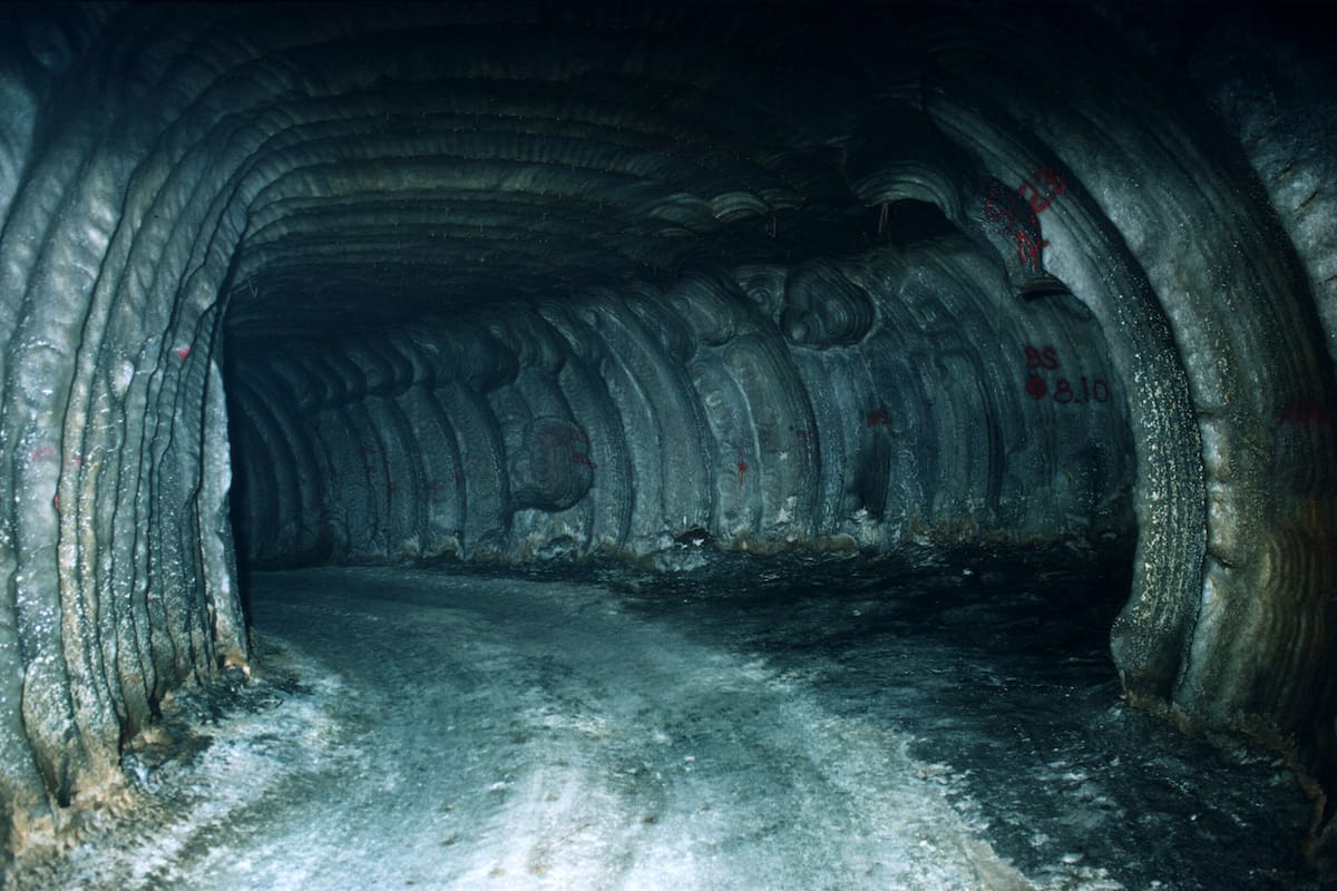 Túneles subterráneos en West Hackberry, para la reserva de petróleo de EE.UU., en una imagen de 1980. (Robert Nickelsberg/Liaison)