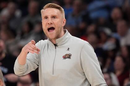 Tuomas Iisalo contratado como entrenador de los Grizzlies, primer finlandés que dirige en la NBA