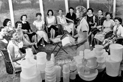 Tupperware comenzó con el sistema de venta directa en 1948