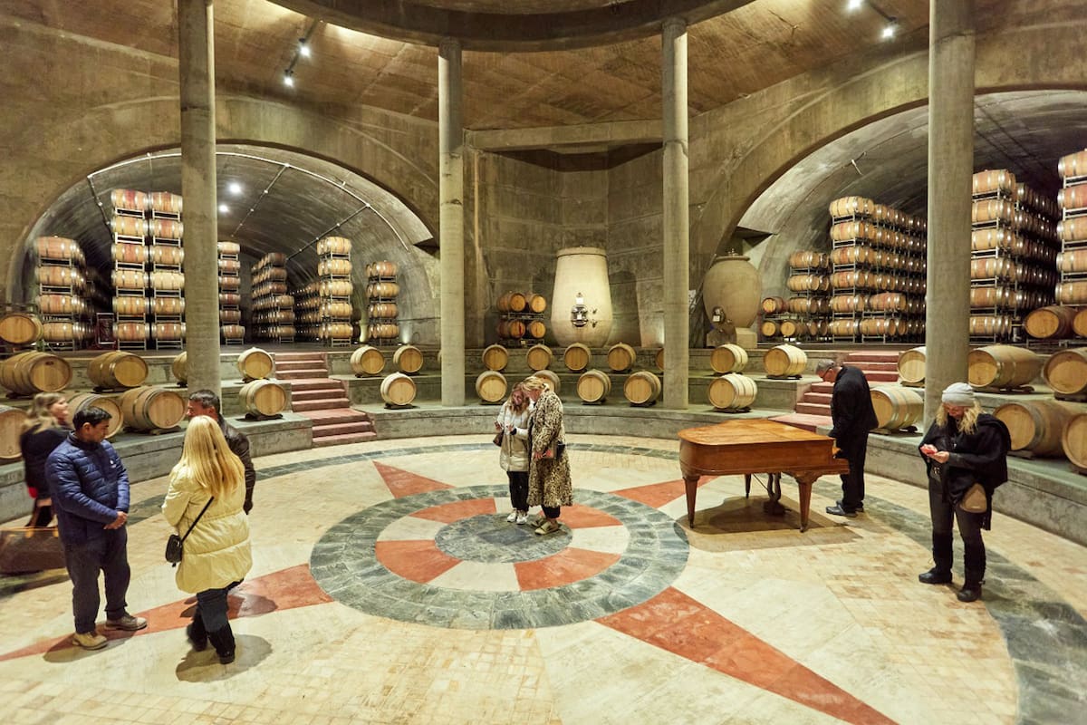 Turismo de bodegas; turismo; bodegas; mendoza; sociedad;
