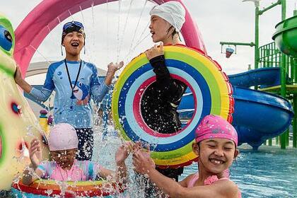 Turistas en el nuevo balneario