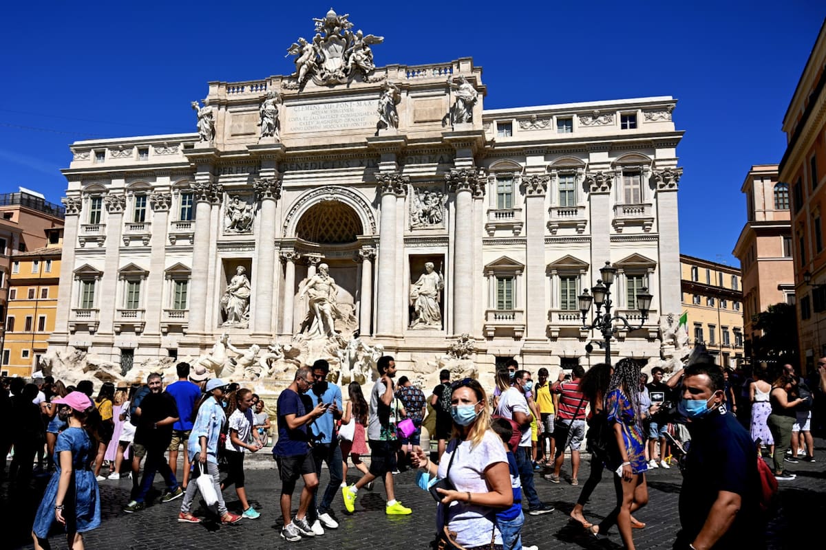 Turistas en la Fontana di Trivi, en Roma, el 19 de agosto pasado