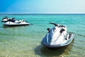 Turistas franceses fueron asesinados por las fuerzas argelinas después de cruzar aguas internacionales en sus jet skis.