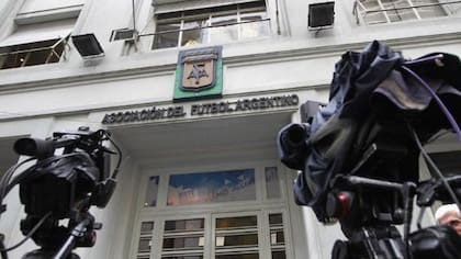 Turner quiere quedarse con la TV del fútbol argentino