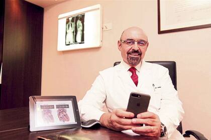 Turnos online autogestionados, historias clínicas en formato electrónico, videoconsultas o preguntas vía WhatsApp y redes sociales son algunas de las variables que ya se han instalado en los consultorios de los profesionales de la salud