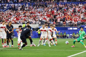 Ecuador le ganó a Alemania 2-1 y se definieron los grupos E, F y D