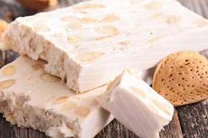 Turrón de almendras español