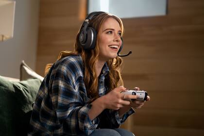 Turtle Beach's Recon 500 multiplatform gaming headset features groundbreaking 60mm Eclipse Dual Drivers for powerful sound quality at every frequency. Crystal clear mic performance, unmatched comfort, and multiplatform compatibility for $79.95 make the Recon 500 a perfect choice for gamers on any platform. (Photo: Business Wire)