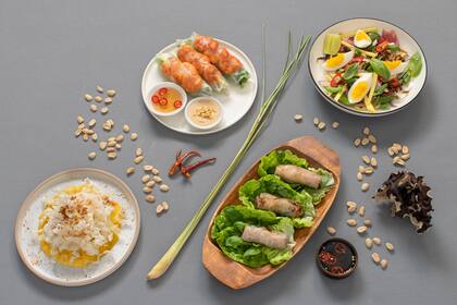 Tute Gutierrez, elige el papel de arroz para las preparaciones que caracterizan la cocina vietnamita de Green Bamboo