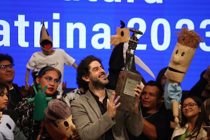 Tute recibió un prestigioso premio por su trayectoria en la Feria Internacional del Libro de Guadalajara