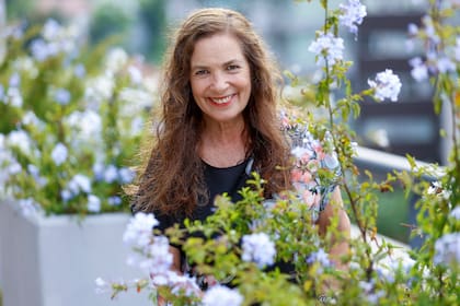 "Tuve la fortuna de grabar alguna de esas canciones antes que sus autores. Eran las canciones de Sandra, aunque yo no las hubiera escrito: 'Mil veces lloro','Es la vida que me alcanza', 'Me contaron que bajo el asfalto', 'Puerto Pollensa'", repasa Sandra Mihanovich