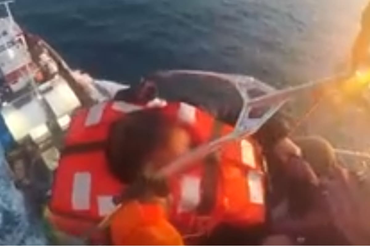 Tuvo un problema cardíaco en altamar y lo rescataron con un helicóptero
