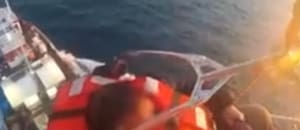 Un tripulante tuvo una emergencia cardíaca en altamar y lo rescataron de urgencia con un helicóptero