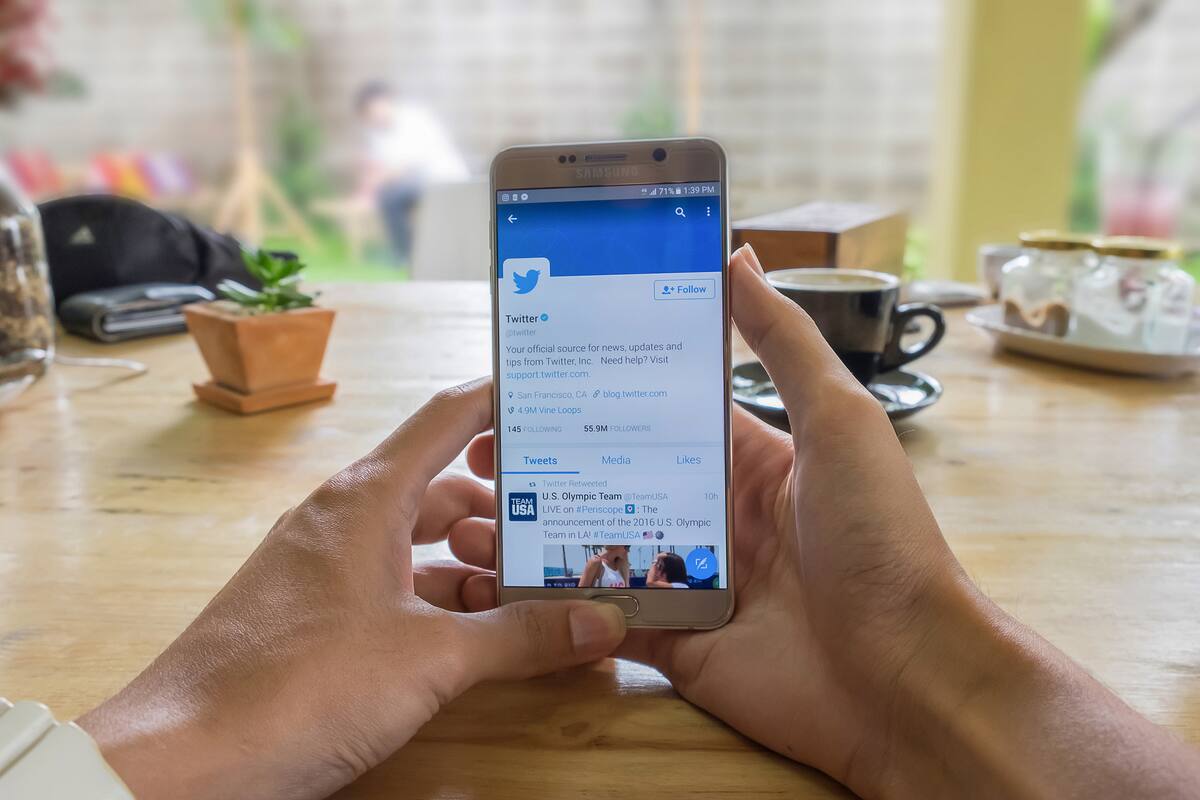 Twitter sigue sumando nuevas funciones y acaba de actualizar su aplicación para Android con un buscador de mensajes directos