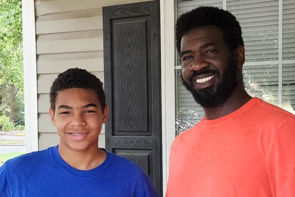 Tyce Pender espera juntar el dinero para que padrastro lo adopte legalmente