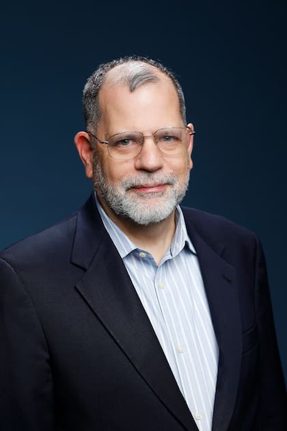 Tyler Cowen: "Que quede claro que prefiero a Biden antes que a Trump, pero no hay nada que celebrar. Y muchas políticas, como la relación con China, son idénticas a las de Trump. No hay tantas diferencias"