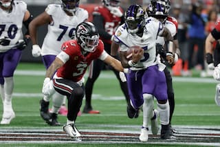 Huntley lidera ofensiva final para forzar prórroga y Ravens vencen 30-23 a Falcons en tiempo extra