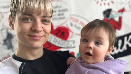 Tyler Reed sintió que fue tratado de forma diferente a su pareja cuando nació su hija Aurianna